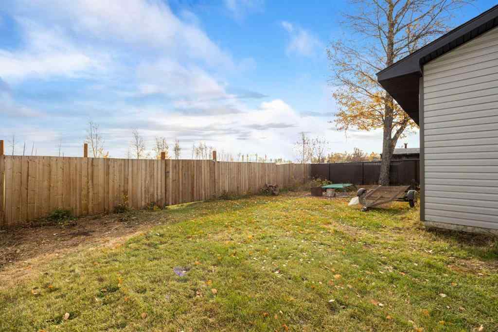 MLS® A2265111 - 296 Grey Crescent  in Gregoire Park Fort McMurray, Residential