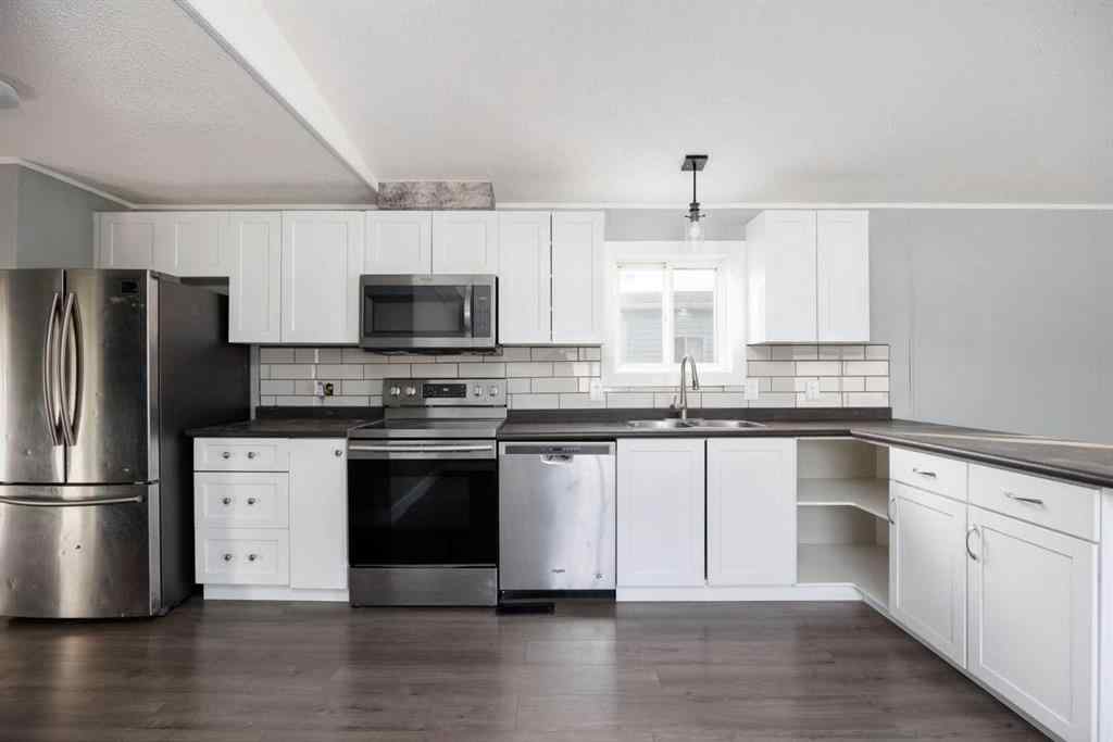 MLS® A2265111 - 296 Grey Crescent  in Gregoire Park Fort McMurray, Residential