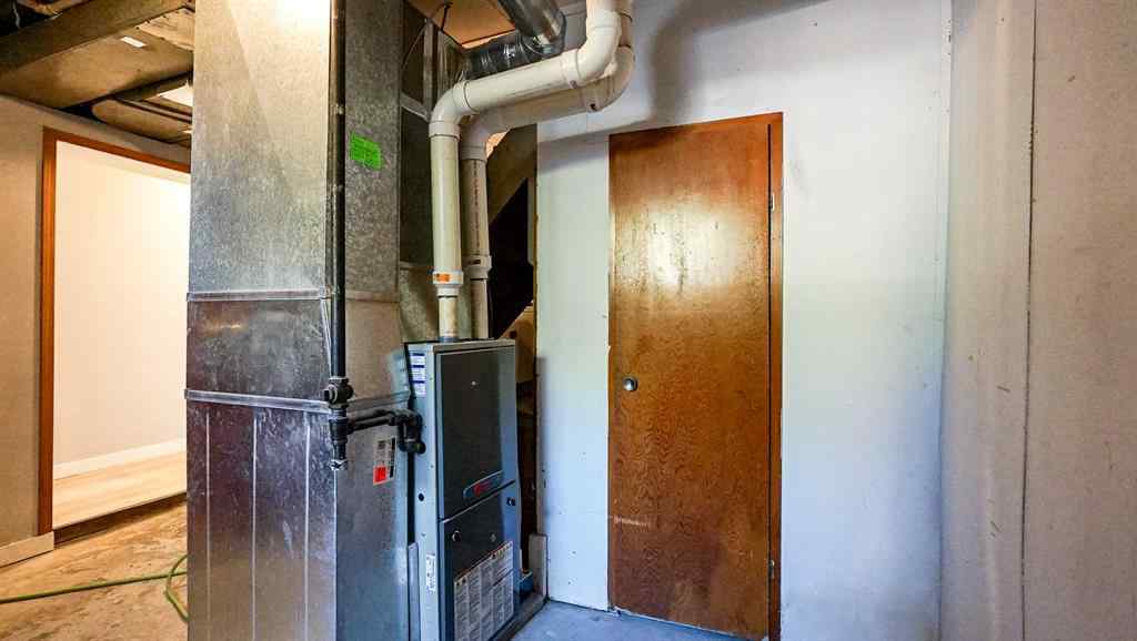 MLS® A2265118 - 446 5 Street SW in SW Hill Medicine Hat, Residential