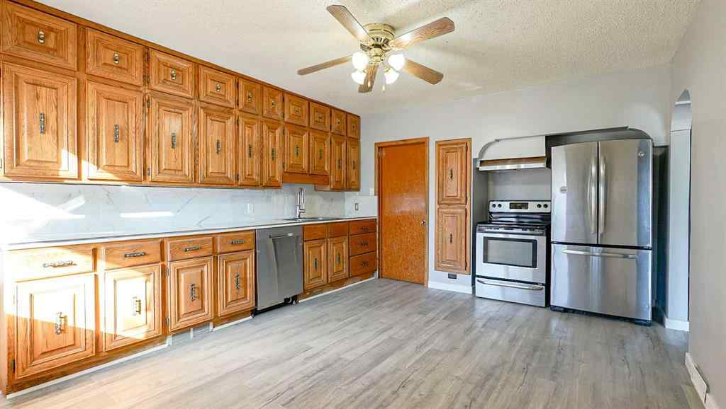 MLS® A2265118 - 446 5 Street SW in SW Hill Medicine Hat, Residential