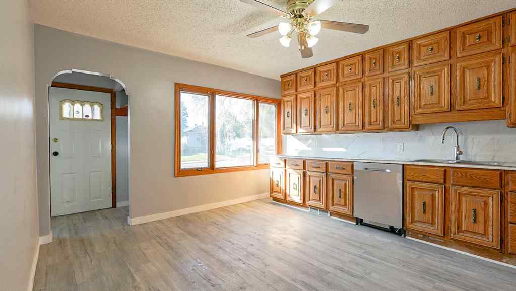 MLS® A2265118 - 446 5 Street SW in SW Hill Medicine Hat, Residential