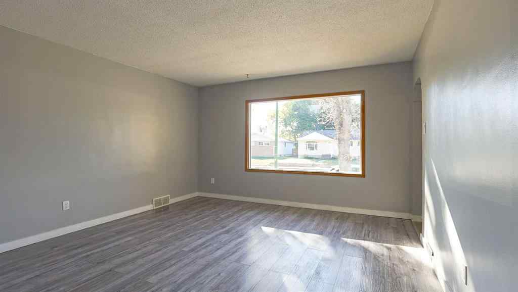 MLS® A2265118 - 446 5 Street SW in SW Hill Medicine Hat, Residential