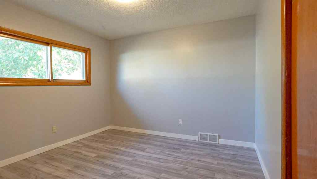 MLS® A2265118 - 446 5 Street SW in SW Hill Medicine Hat, Residential