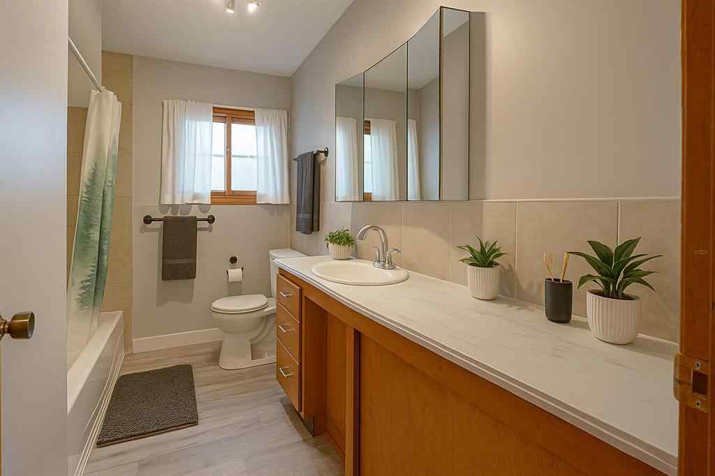 MLS® A2265118 - 446 5 Street SW in SW Hill Medicine Hat, Residential