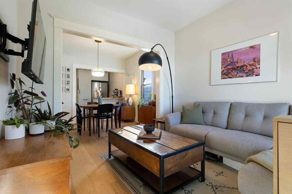 MLS® A2265120 - 317 18 Avenue NW in Mount Pleasant Calgary, Residential