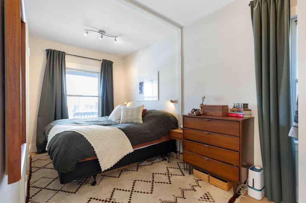 MLS® A2265120 - 317 18 Avenue NW in Mount Pleasant Calgary, Residential