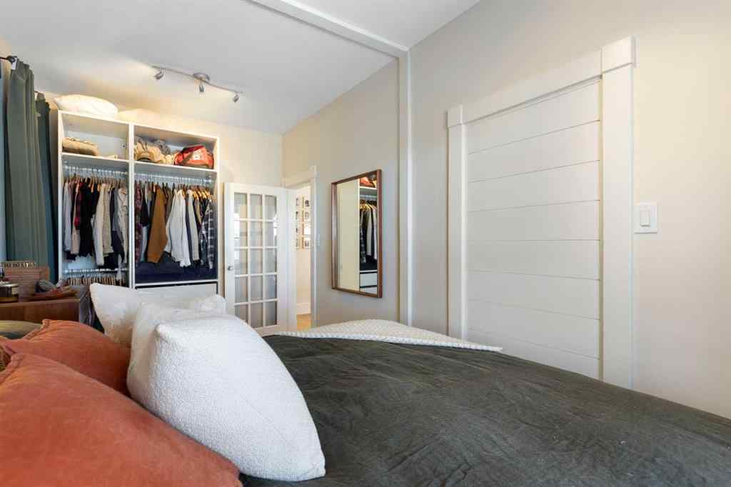 MLS® A2265120 - 317 18 Avenue NW in Mount Pleasant Calgary, Residential