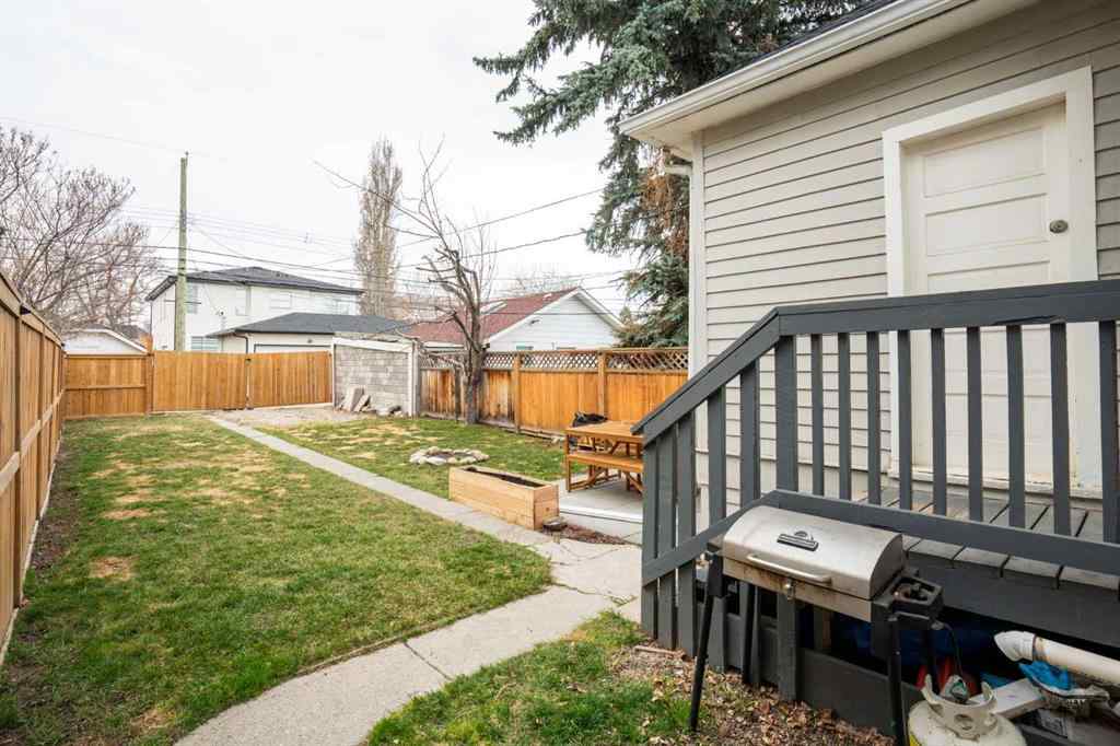 MLS® A2265120 - 317 18 Avenue NW in Mount Pleasant Calgary, Residential