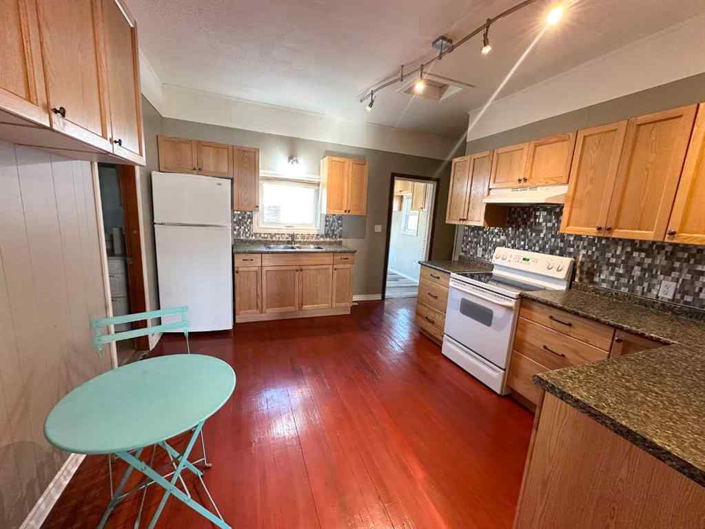 MLS® A2265122 - 4704 51 Avenue  in Mannville Mannville, Residential