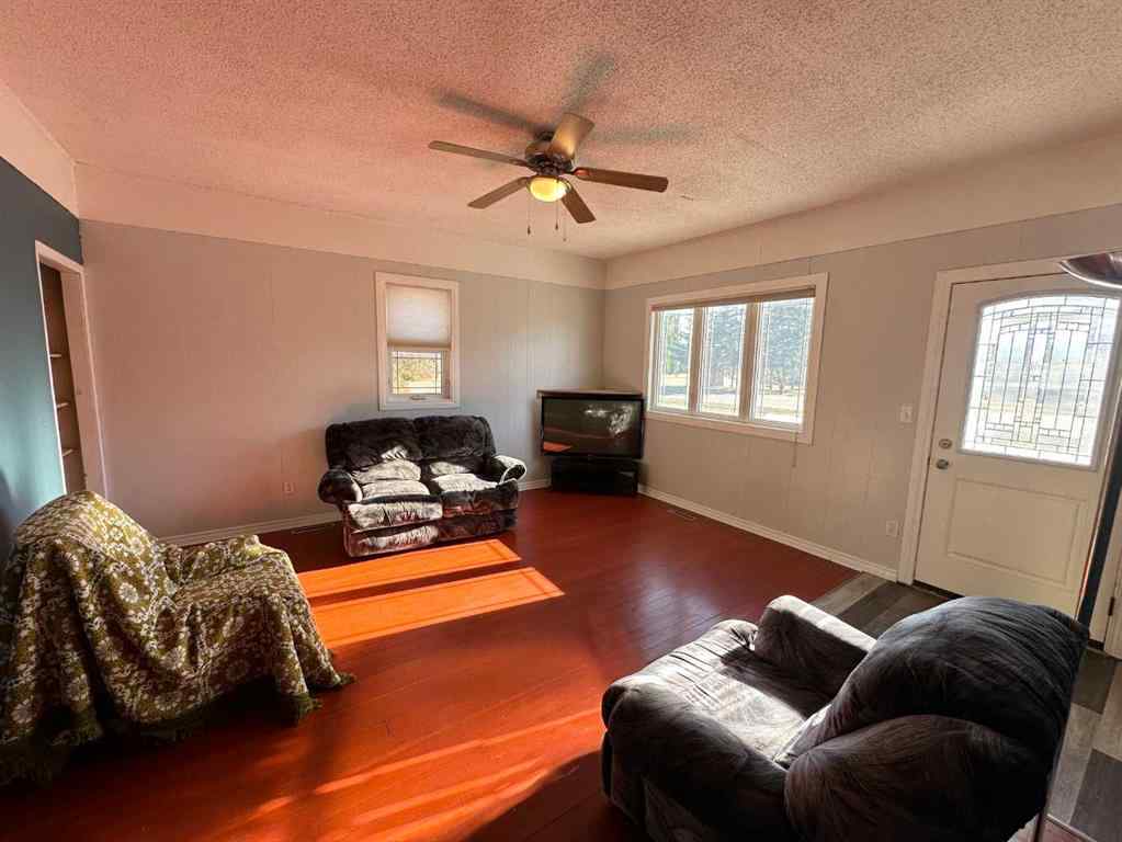 MLS® A2265122 - 4704 51 Avenue  in Mannville Mannville, Residential