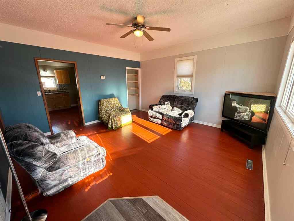 MLS® A2265122 - 4704 51 Avenue  in Mannville Mannville, Residential