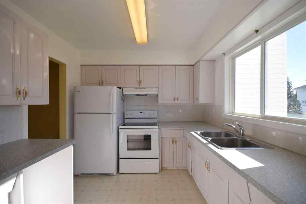 MLS® A2265123 - Unit #111 5823 57 Street  in Riverside Meadows Red Deer, Residential