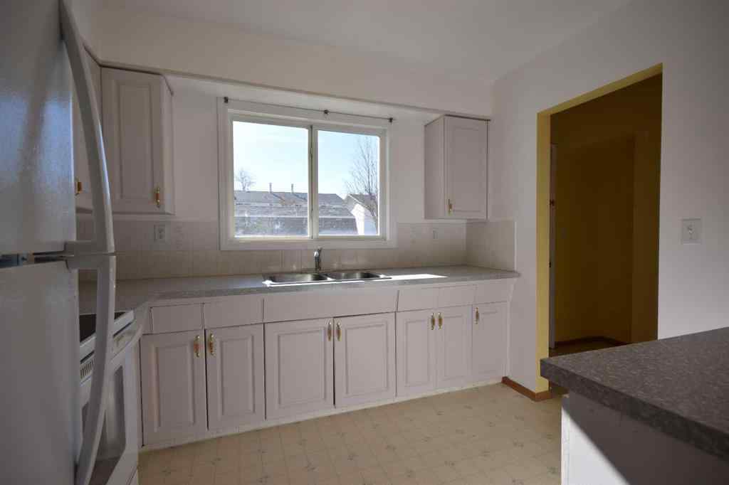 MLS® A2265123 - Unit #111 5823 57 Street  in Riverside Meadows Red Deer, Residential