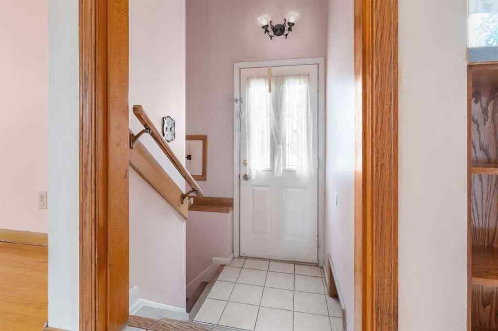 MLS® A2265151 - 100 Fairview Drive SE in Fairview Calgary, Residential