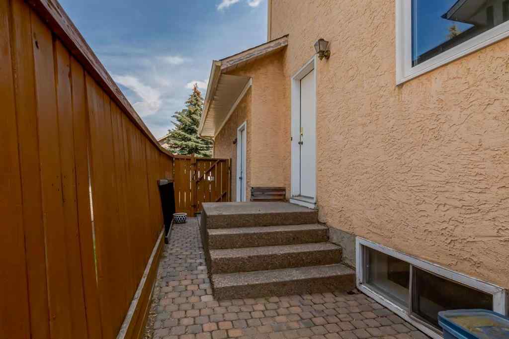 MLS® A2265153 - 39 Canterbury Court SW in Canyon Meadows Calgary, Residential