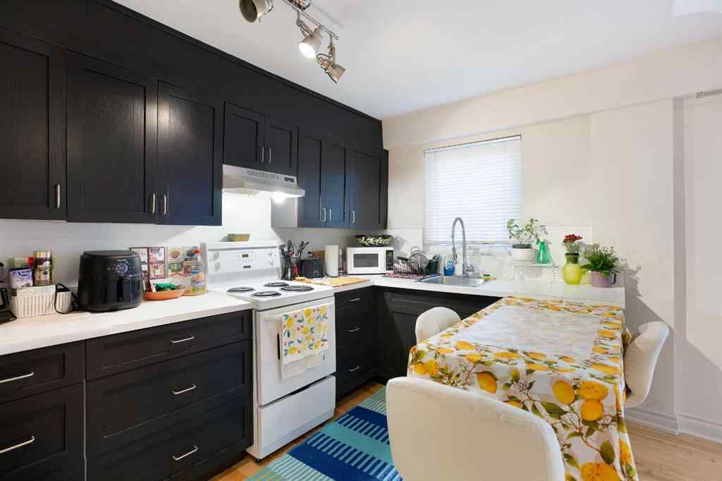 MLS® A2265154 - Unit #302 1027 12 Avenue SW in Beltline Calgary, Residential