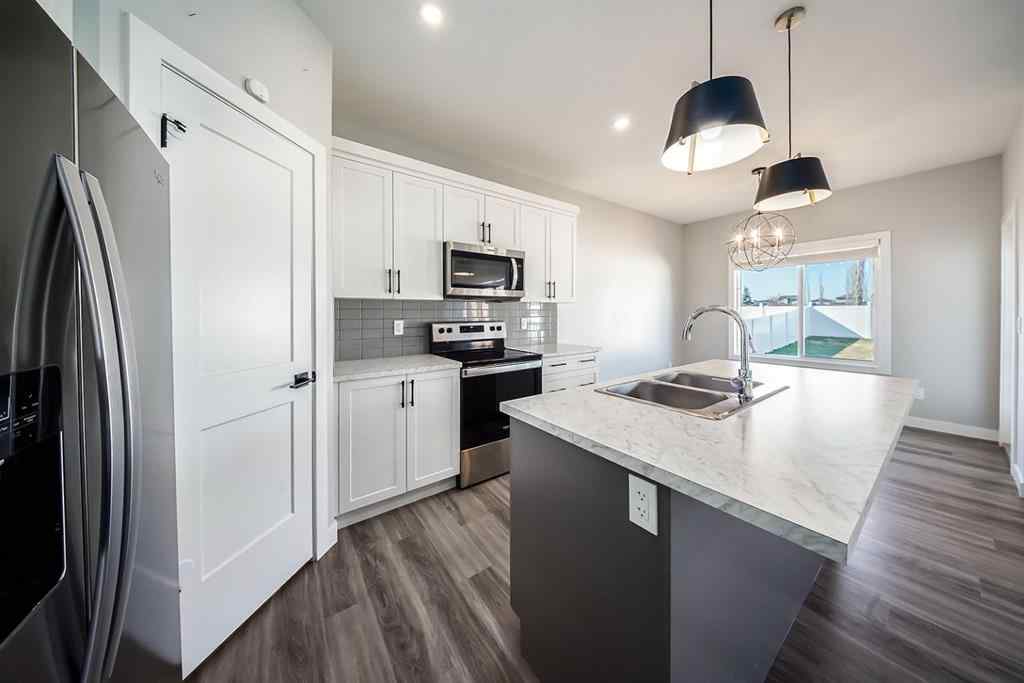 MLS® A2265156 - 88 Henderson Crescent  in Hawkridge Estates Penhold, Residential