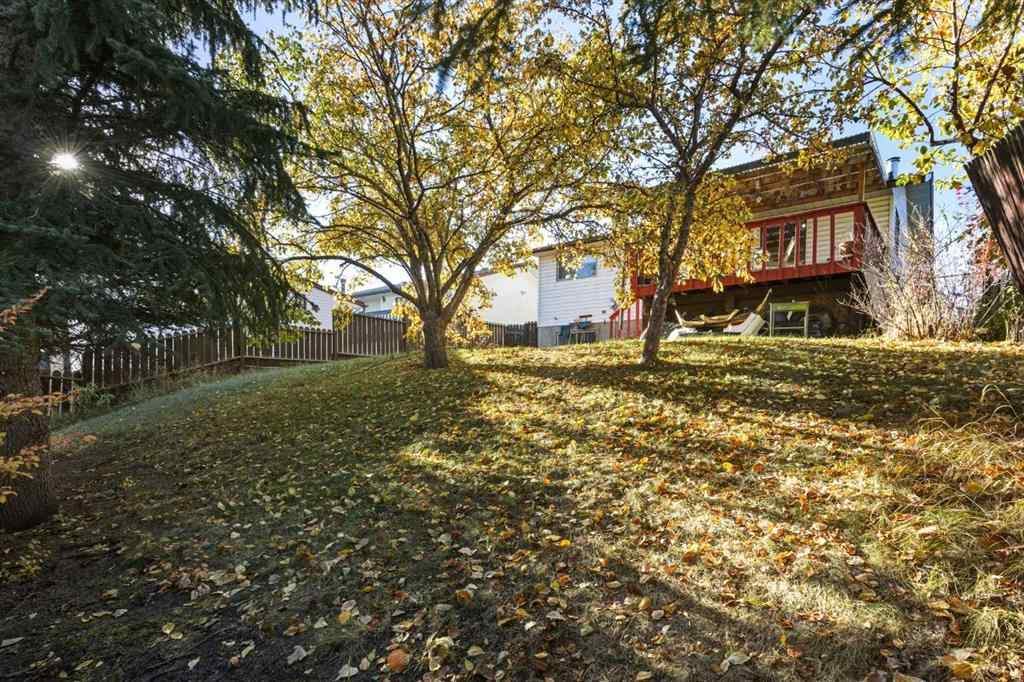 MLS® A2265157 - 8 Ranchlands Crescent NW in Ranchlands Calgary, Residential