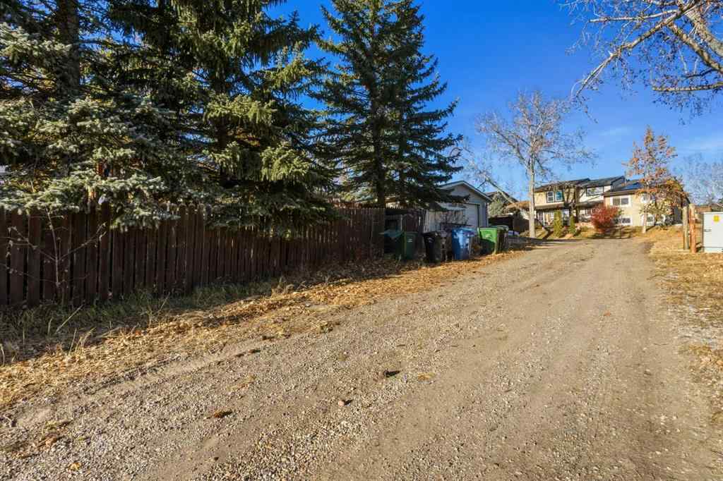 MLS® A2265157 - 8 Ranchlands Crescent NW in Ranchlands Calgary, Residential