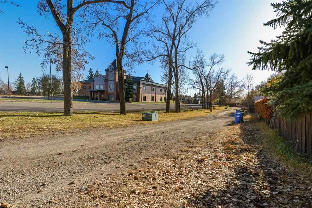 MLS® A2265157 - 8 Ranchlands Crescent NW in Ranchlands Calgary, Residential