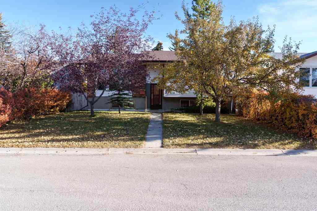 MLS® A2265157 - 8 Ranchlands Crescent NW in Ranchlands Calgary, Residential