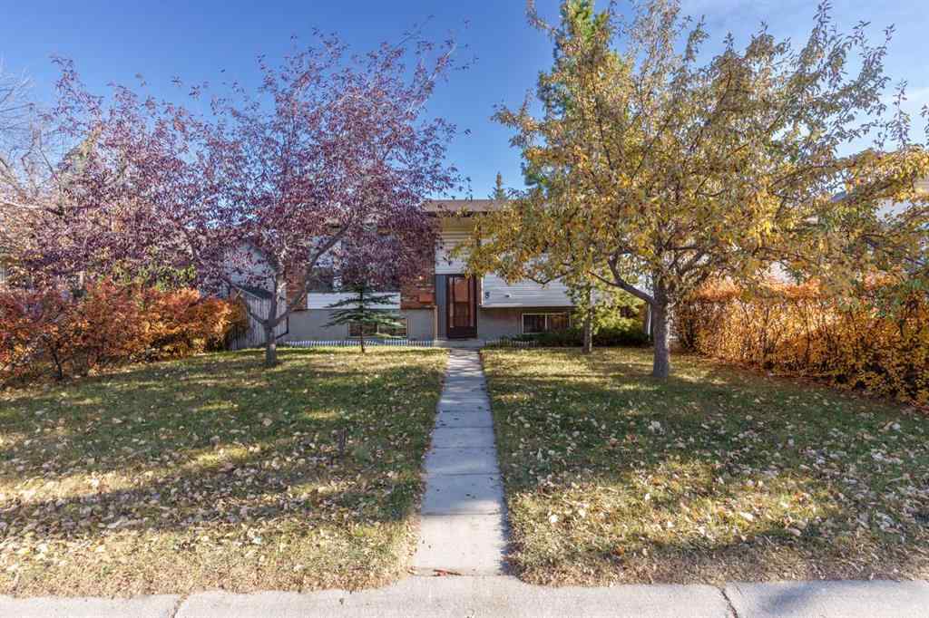 MLS® A2265157 - 8 Ranchlands Crescent NW in Ranchlands Calgary, Residential