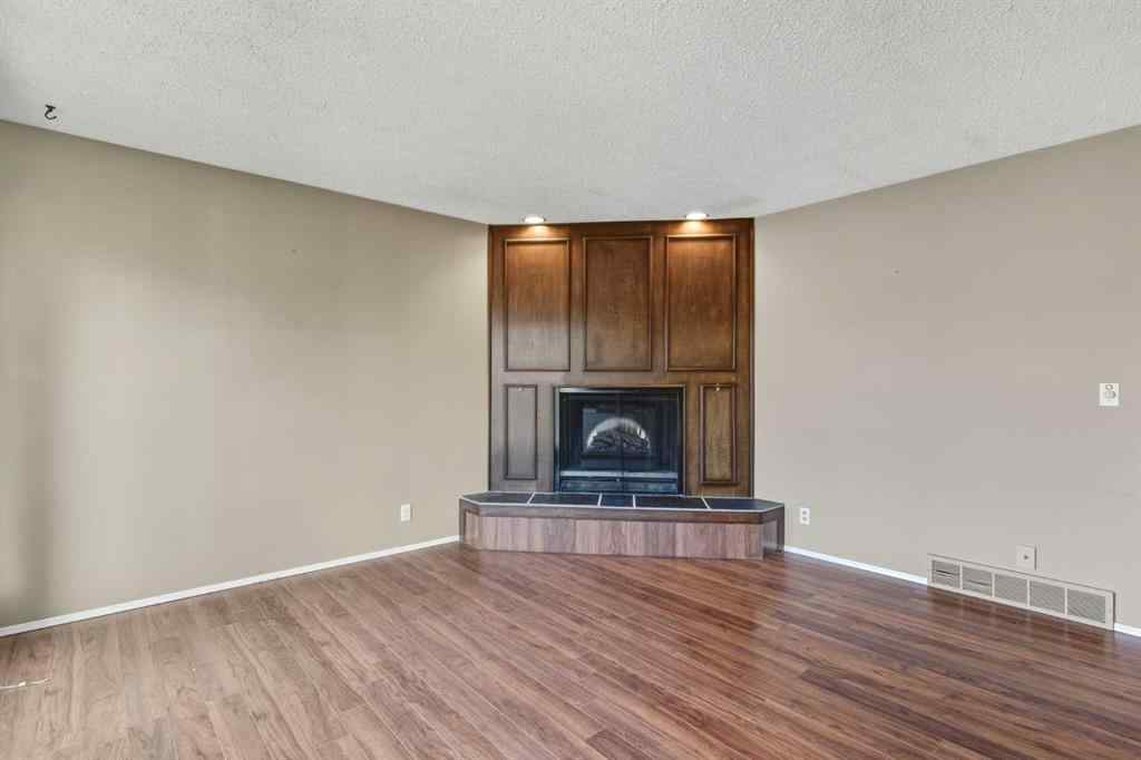 MLS® A2265157 - 8 Ranchlands Crescent NW in Ranchlands Calgary, Residential