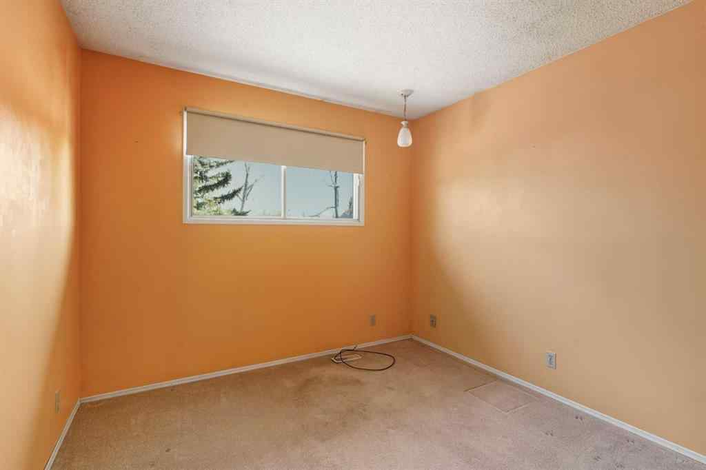 MLS® A2265157 - 8 Ranchlands Crescent NW in Ranchlands Calgary, Residential