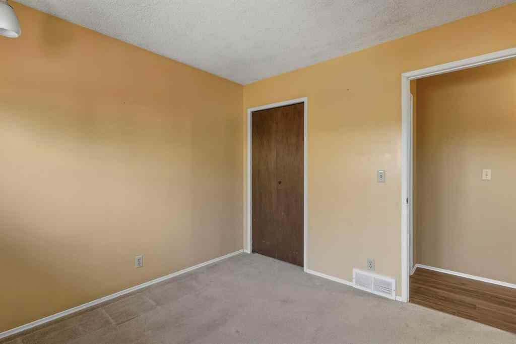 MLS® A2265157 - 8 Ranchlands Crescent NW in Ranchlands Calgary, Residential