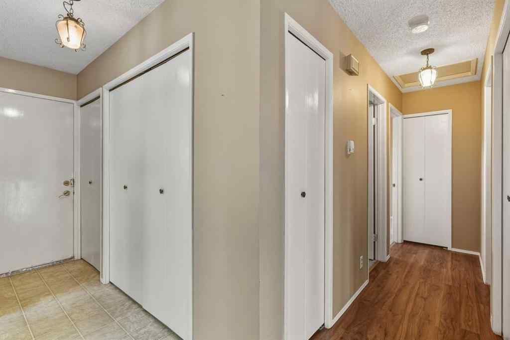 MLS® A2265157 - 8 Ranchlands Crescent NW in Ranchlands Calgary, Residential