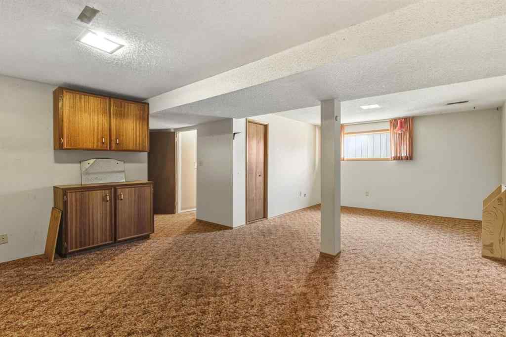 MLS® A2265157 - 8 Ranchlands Crescent NW in Ranchlands Calgary, Residential