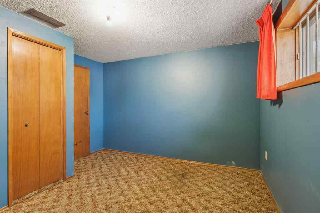 MLS® A2265157 - 8 Ranchlands Crescent NW in Ranchlands Calgary, Residential