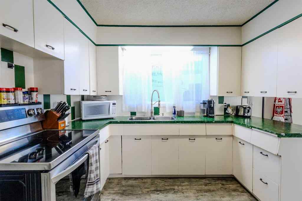 MLS® A2265158 - 712 3 Avenue NW in NONE Slave Lake, Residential