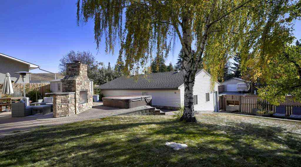 MLS® A2265160 - 5650 Brenner Crescent NW in Brentwood Calgary, Residential