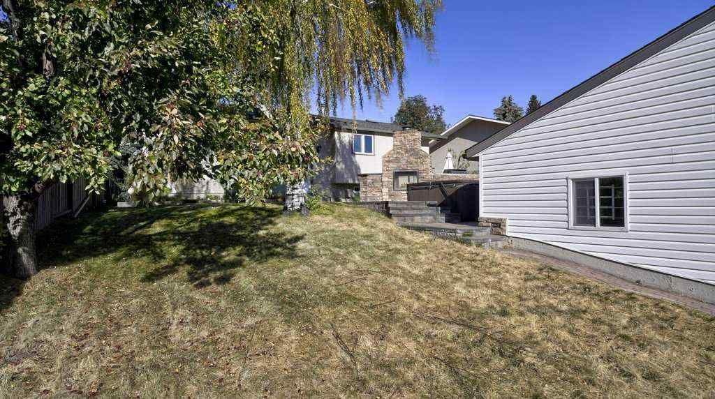 MLS® A2265160 - 5650 Brenner Crescent NW in Brentwood Calgary, Residential