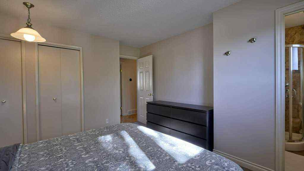 MLS® A2265160 - 5650 Brenner Crescent NW in Brentwood Calgary, Residential