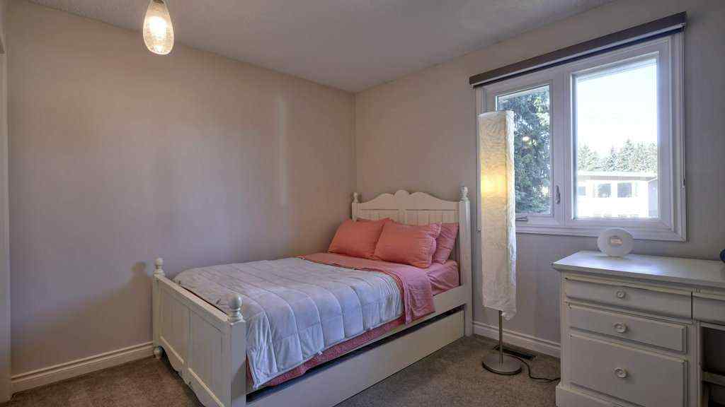 MLS® A2265160 - 5650 Brenner Crescent NW in Brentwood Calgary, Residential