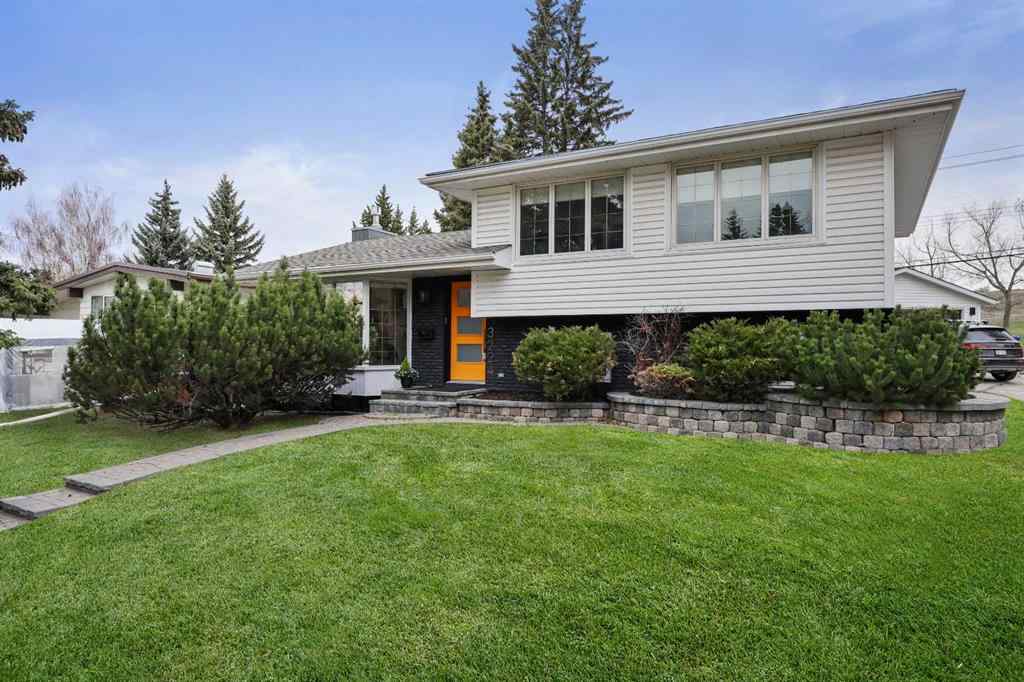 MLS® A2265164 - 3224 Conrad Drive NW in Charleswood Calgary, Residential