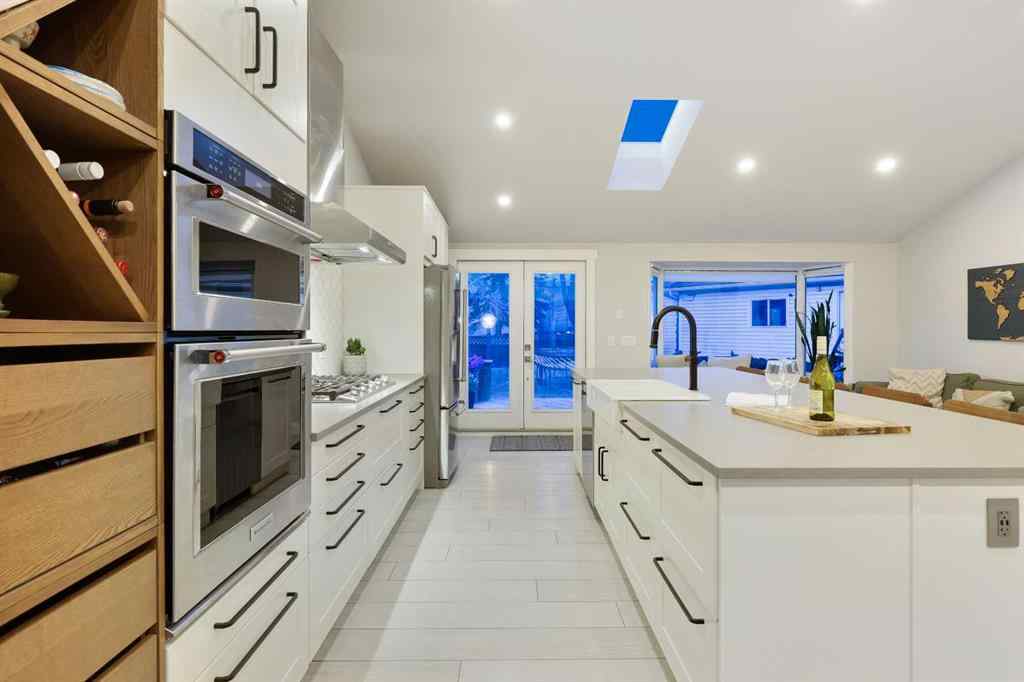 MLS® A2265164 - 3224 Conrad Drive NW in Charleswood Calgary, Residential