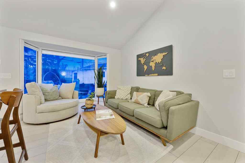 MLS® A2265164 - 3224 Conrad Drive NW in Charleswood Calgary, Residential