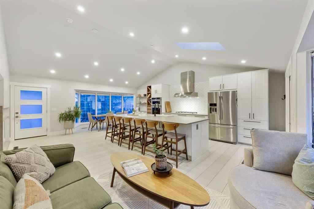 MLS® A2265164 - 3224 Conrad Drive NW in Charleswood Calgary, Residential