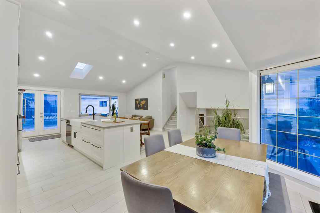 MLS® A2265164 - 3224 Conrad Drive NW in Charleswood Calgary, Residential