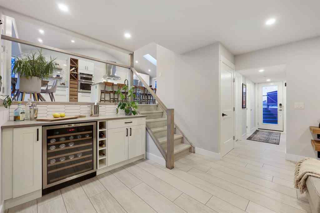 MLS® A2265164 - 3224 Conrad Drive NW in Charleswood Calgary, Residential