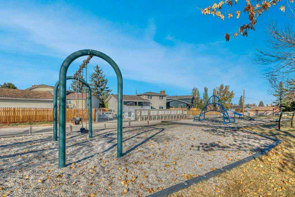 MLS® A2265165 - 543 Maidstone Drive NE in Marlborough Park Calgary, Residential