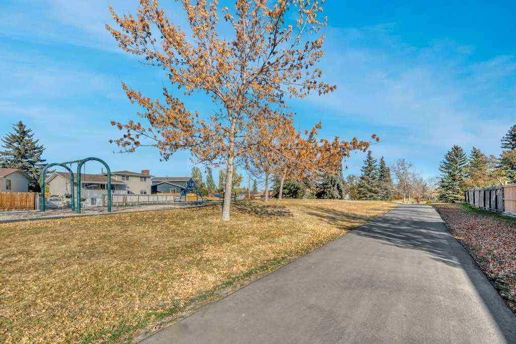 MLS® A2265165 - 543 Maidstone Drive NE in Marlborough Park Calgary, Residential