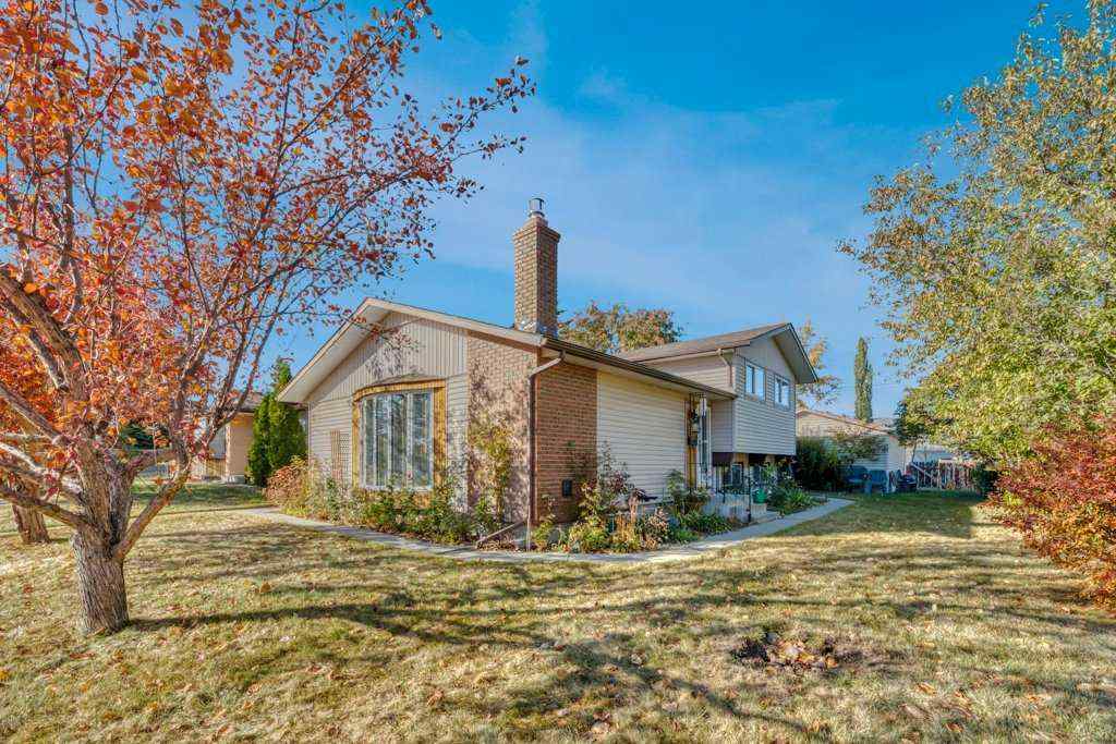 MLS® A2265165 - 543 Maidstone Drive NE in Marlborough Park Calgary, Residential