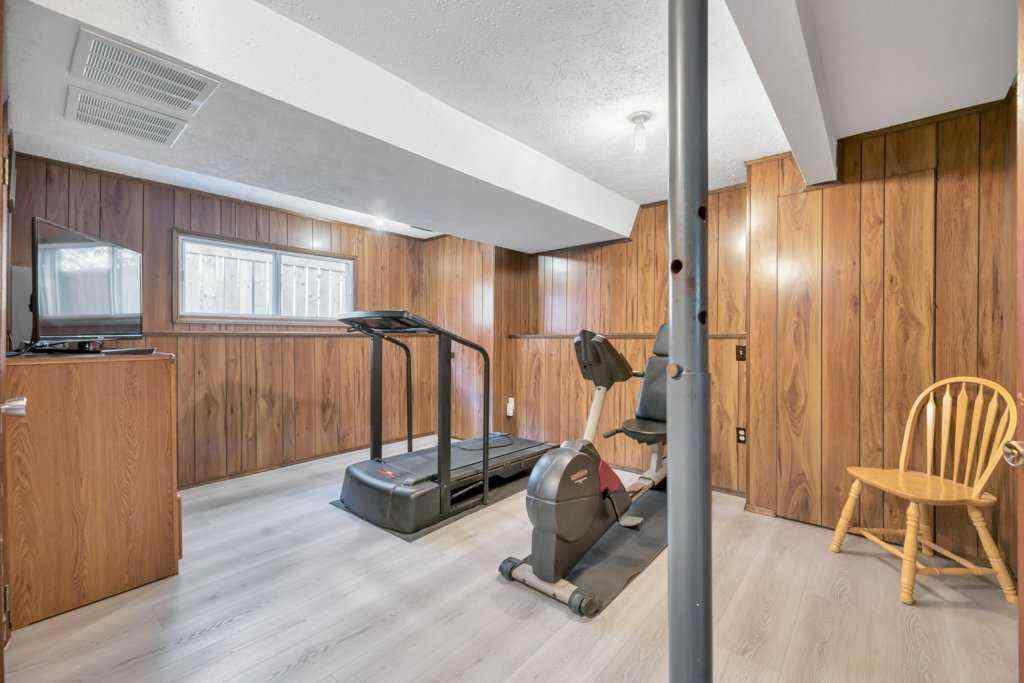 MLS® A2265165 - 543 Maidstone Drive NE in Marlborough Park Calgary, Residential