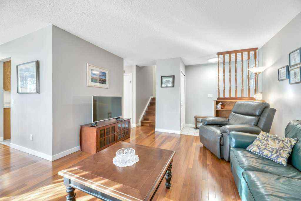 MLS® A2265165 - 543 Maidstone Drive NE in Marlborough Park Calgary, Residential