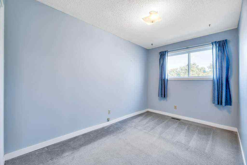 MLS® A2265165 - 543 Maidstone Drive NE in Marlborough Park Calgary, Residential