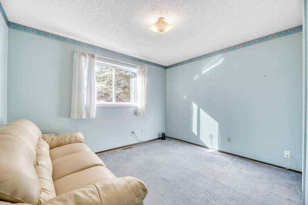 MLS® A2265165 - 543 Maidstone Drive NE in Marlborough Park Calgary, Residential